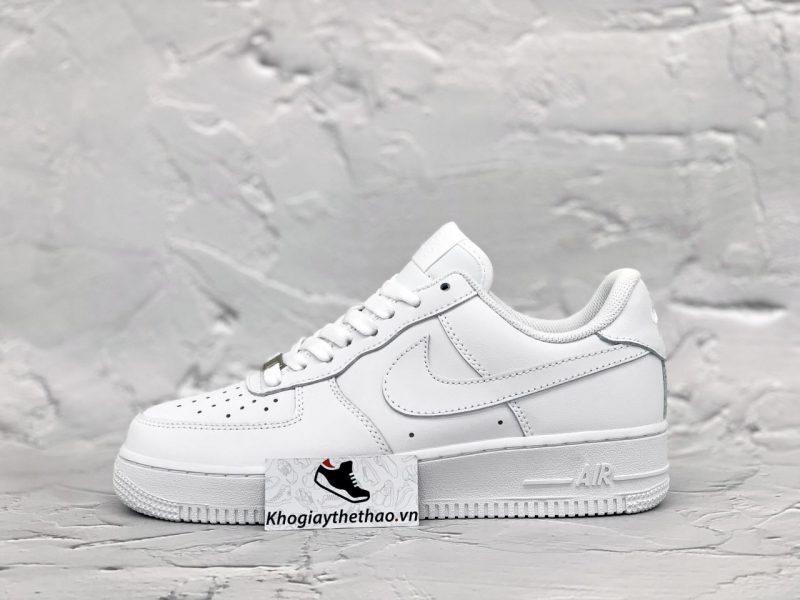 Giày Nike trắng