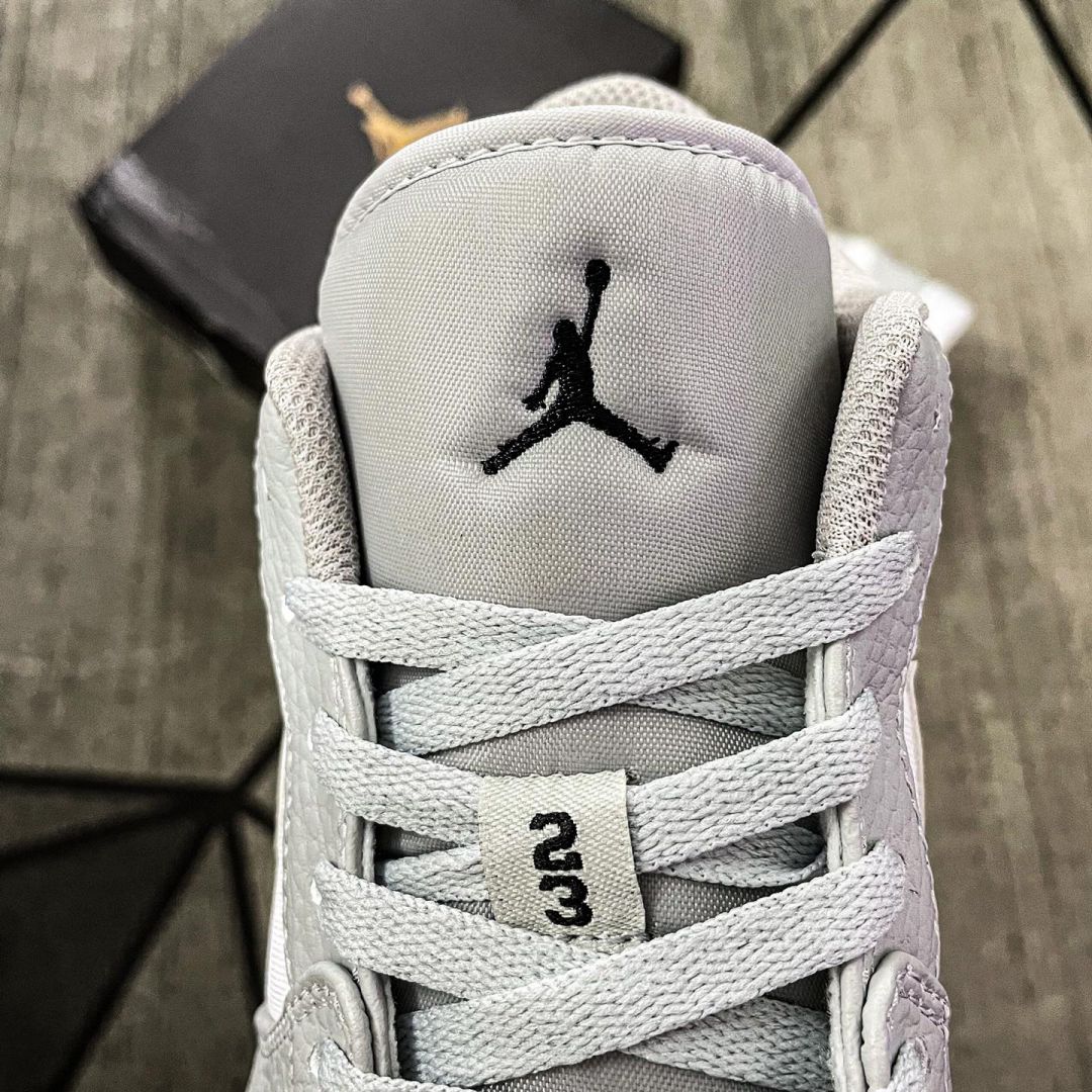 GiaÌ€y Nike Air Jordan 1 Low White Camo